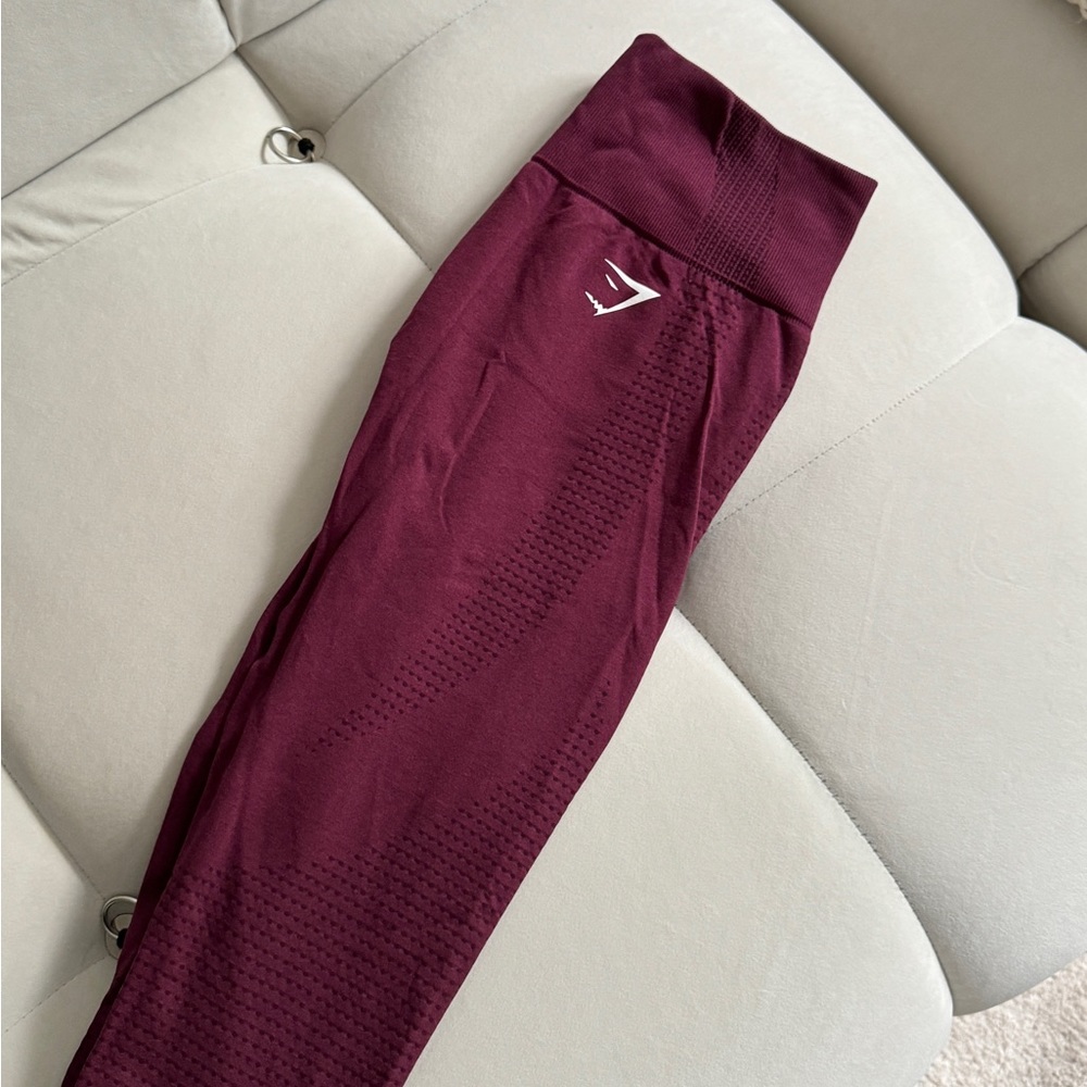 Gymshark seamless leggings ( in cherry )
